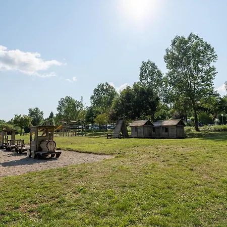 Campsite Camping Le Caussanel *