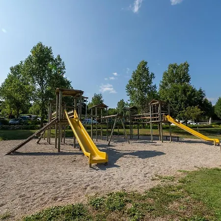 Camping Le Caussanel Campsite Canet-de-Salars